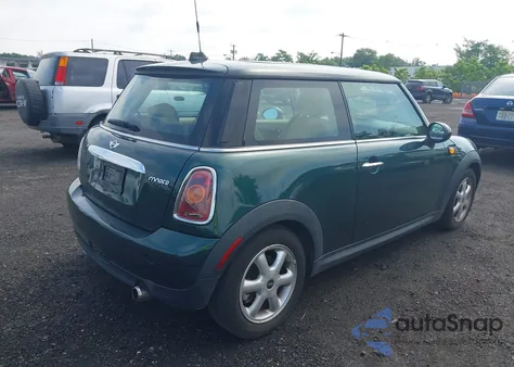 2008 Mini Cooper из США, поврежденный, VIN WMWMF33518TU66603